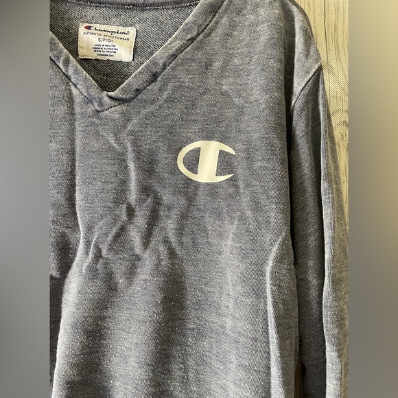 Champion sweater forever 21 sweater with hoodie. - Picture 6 of 11